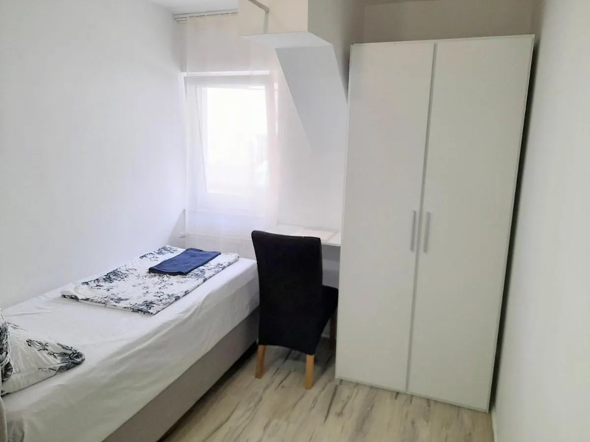 Studios Accommodation Frankfurt am Main Country house